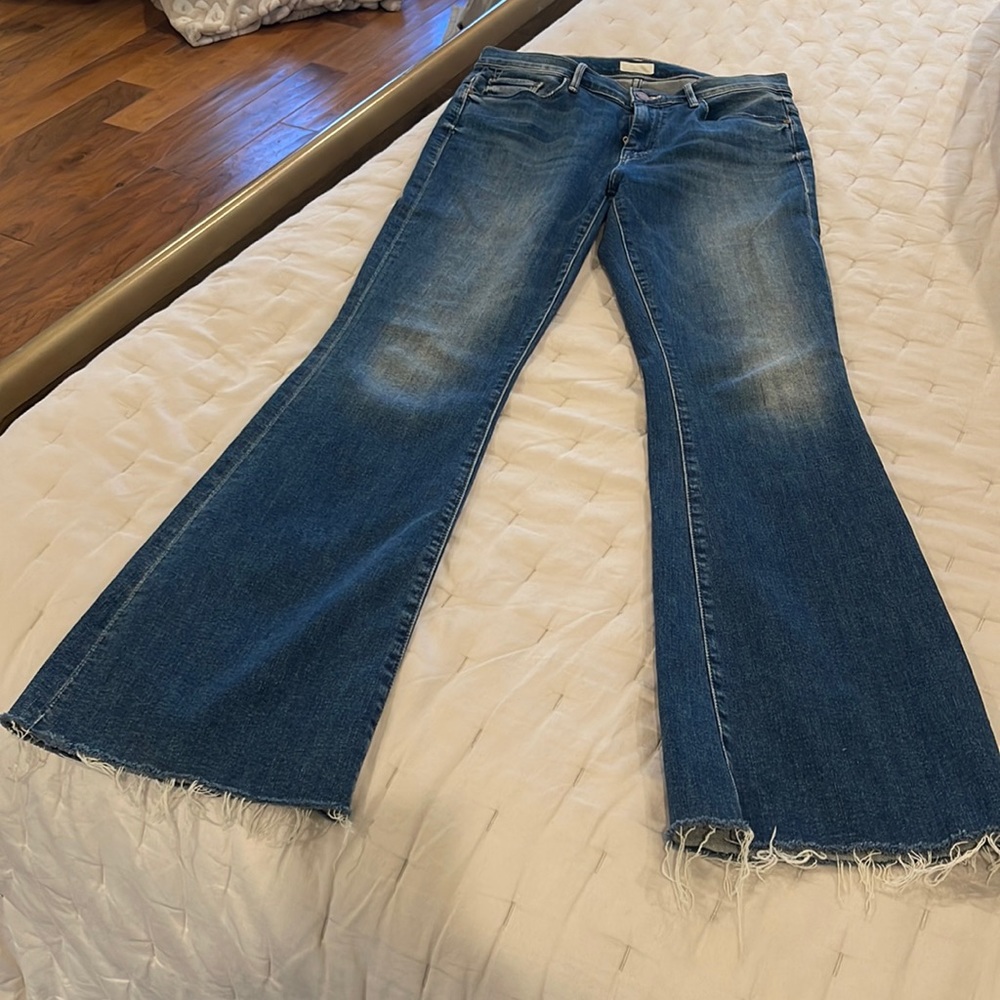 Mother jeans. Size 28. Weekender Fray